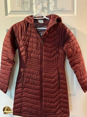 Women’s Columbia winter jacket, burgundy